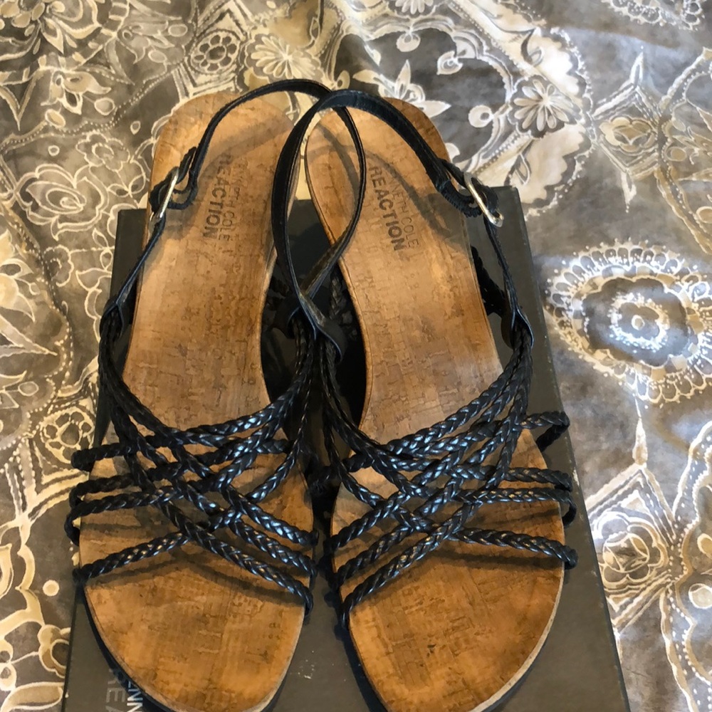 Kenneth Cole Reaction wedge heels Size 9.0 Black